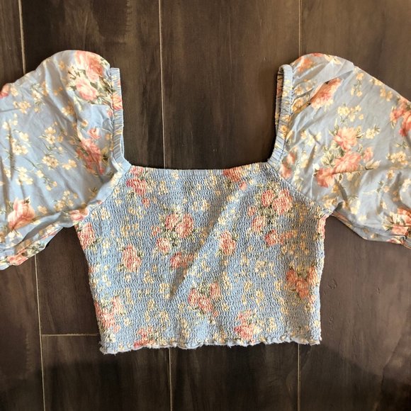 baby blue crop top with princess pompom arms - Picture 2 of 2